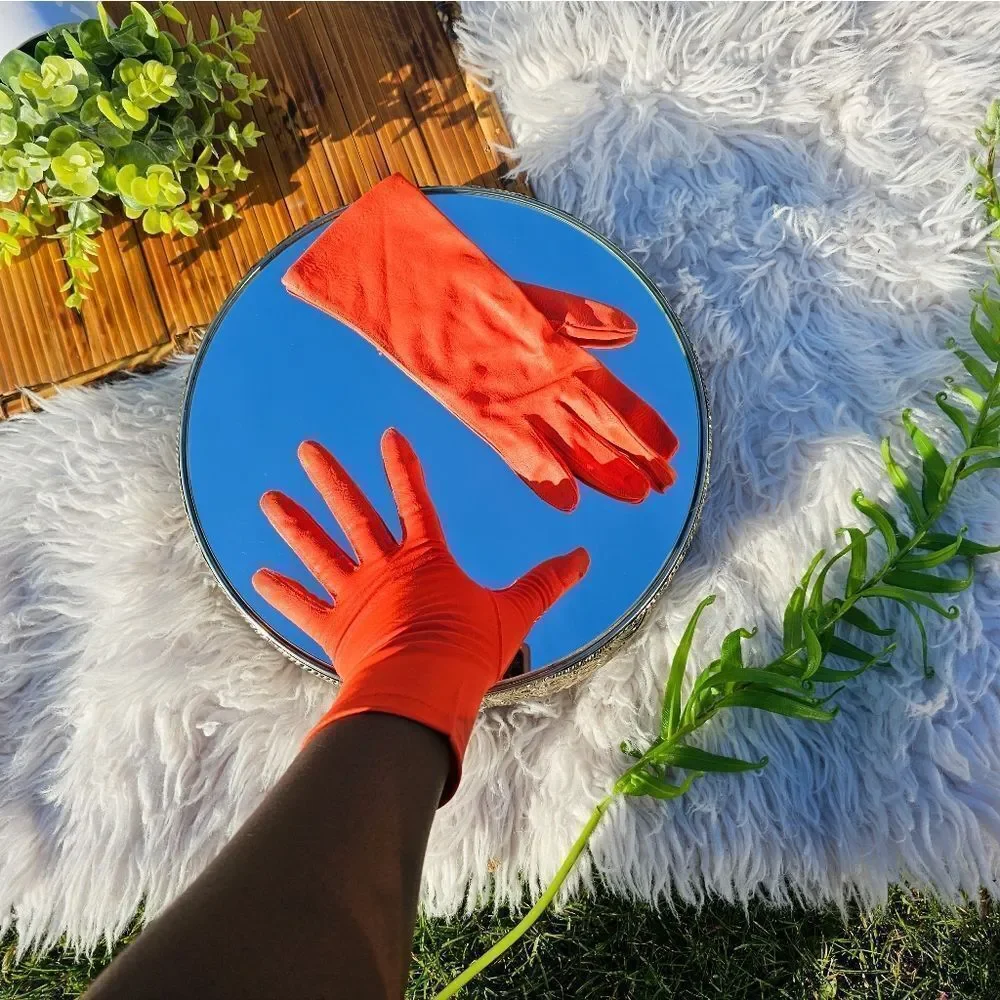 VTG Van Raalte 100% Nylon Stylish Orange Gloves. M/L Fit